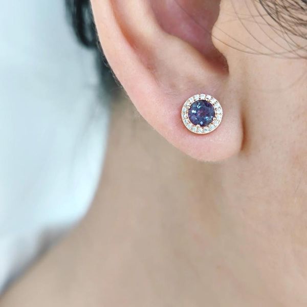 Boucles d'oreilles à tige GEM'S BALLET Lab Alexandrite Gemstone Earring 5mm Forme ronde Magasin principal 925 Sterling Silver Cadeau d'anniversaire pour maman