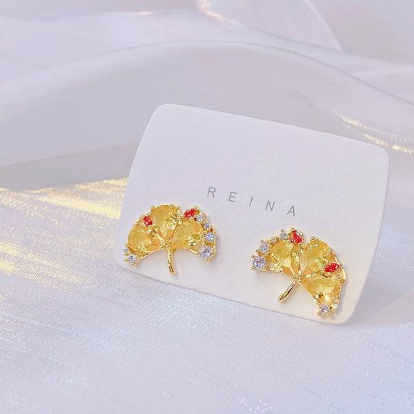Boucles d'oreilles feuille de Ginkgo, boucles d'oreilles brillantes en Zircon cubique scintillant pour femmes, charme lumineux, minuscule bijoux de mariage
