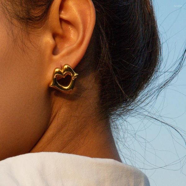 Pendientes de tuerca Labios gruesos chapados en oro para mujer 2023 Aro de acero inoxidable de tendencia en joyería piercing impermeable para la oreja