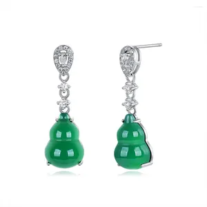 Boucles d'oreilles Cadeau en pierre verte pour la fête des mères emballée dans une boîte élégante