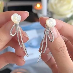 Stud -oorbellen hij fang sieraden witte rozenbundel voor dames bruiloft elegante stijl oorstuds clips cadeau