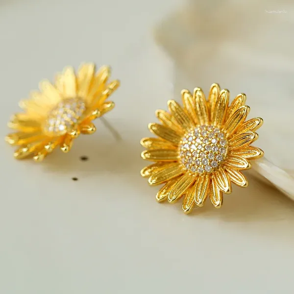 Boucles d'oreilles étalon de haute qualité fleurs plaquées or de cuivre zircon pour femmes ms européen américain boucle d'oreille en métal bijoux mignon cadeau