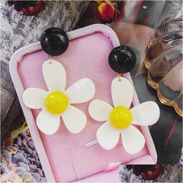 Stud oorbellen Holiday Girls Heart Flower zijn mooi en zoet overdreven in persoonlijkheidstemperament Hyuna Kim Drop levering Dhgarden DHZA5