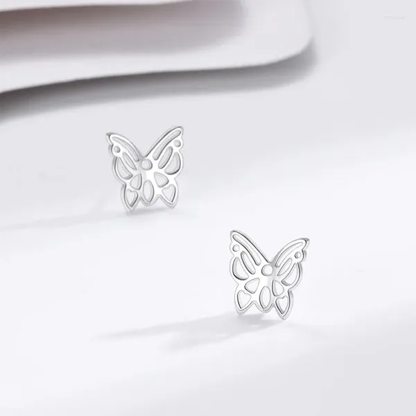 Pendientes de tuerca con forma de mariposa hueca para mujer, Primavera/Verano, temperamento de aguja de plata pequeña y fresca, venta al por mayorML5