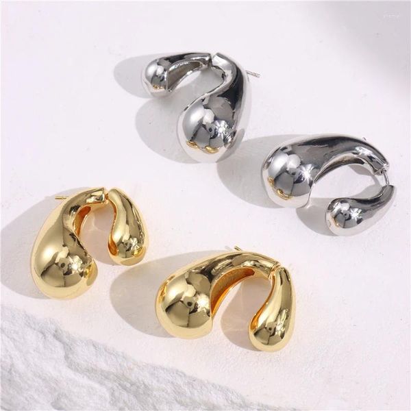 Boucles d'oreilles Stud Huanqi Asymétriques Double Double goutte d'eau pour les femmes Front arrière Glossy Hollow Metal Fashion Chic Jewelry 2024