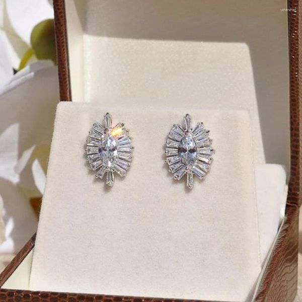 Huitan – boucles d'oreilles Chic pour femmes, avec zircone cubique blanche géométrique, Design moderne, bijoux de luxe pour mariage et mariée