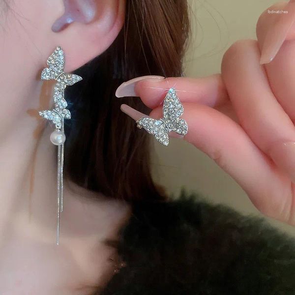 Pendientes de tuerca Huitan lindo mariposa araña Animal para mujeres pavimentado brillante CZ delicados accesorios femeninos joyería versátil de moda