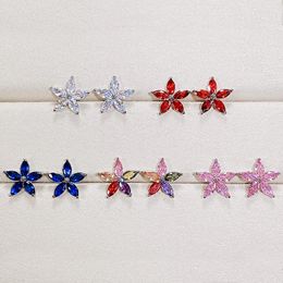 Pendientes de tuerca Huitan flor delicada con CZ brillante 5 colores disponibles accesorios de pendientes de lujo para mujer regalo de joyería de declaración