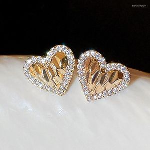 Stud Oorbellen Huitan Goud Kleur Hart Luxe Verharde Dazzling CZ Prachtige Prinses Oor Accessoires Mode-sieraden Voor Vrouwen