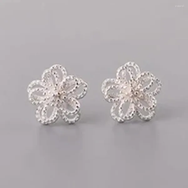 Pendientes de tuerca Huitan Color plata flor accesorios de oreja de moda para mujeres joyería de lujo femenina delicada coreana