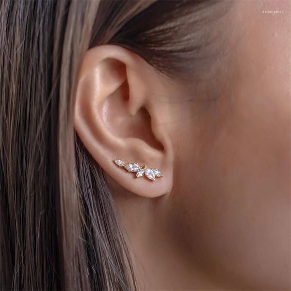 Pendientes de tuerca Huitan, hoja Simple y elegante con circonita cúbica de cristal, accesorios exquisitos para Piercing en la oreja para mujer, joyería versátil