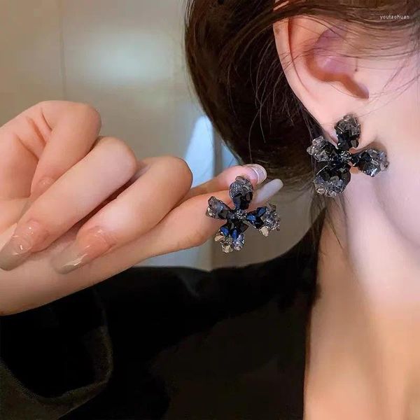 Boucles d'oreilles INS fleur exagérée pour femmes, Zircon avancé noir, accessoires Y2K, mode filles, bijoux d'anniversaire, cadeau, 2024