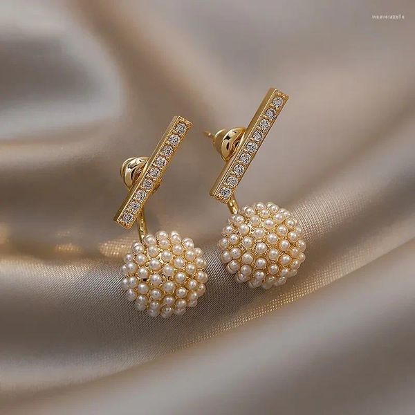 Boucles d'oreilles Ins Pearl Niche Design automne 2023, tempérament haut de gamme, lumière de luxe, aiguille en argent pour femmes.