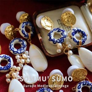 Boucles d'oreilles Stud Italian Niche Design Céramique ancienne monnaie d'or Roman Apollo plaqué de perle naturelle 18K
