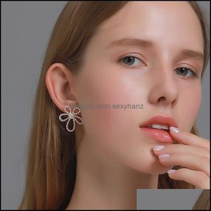 Stud Earrings sieraden barok imitatie Pearl Hollow Out Crystal Flower Model Ear Drop European Women Business Party Gift Floral Earring AES