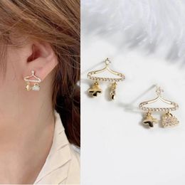 Stud Oorbellen KAROPEL 925 Zilver Creatieve Prachtige Kleine Hanger Naald Vrouwelijke Koreaanse Fashion Design