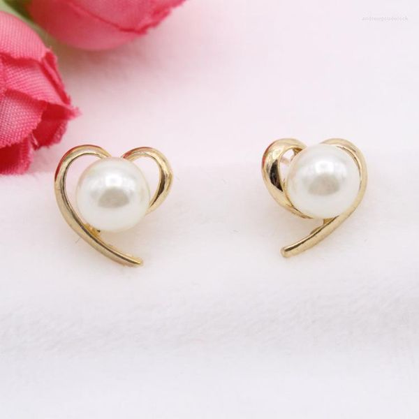 Boucles d'oreilles à tige corée est porte mode Simple et belle en forme de coeur pêche coeur perle Version coréenne amour dame polyvalent