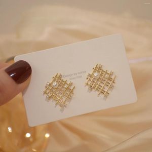 Boucles d'oreilles Stud Korea vendant des bijoux de mode 925 aiguille argentée 14k Real Gold Elegant Hollow Geometric Women's Prom