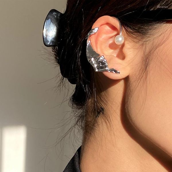 Boucles d'oreilles à tige corée printemps irrégulière feuille d'étain femme Punk Design personnalité perle pour femmes filles Couple bijoux