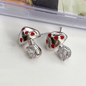 Boucles d'oreilles à goujon coréen Copper Mushroom Zircon pour femmes Fashion rétro Hip Hop Punk Géométrique 90 Jewelry esthétique Gifts