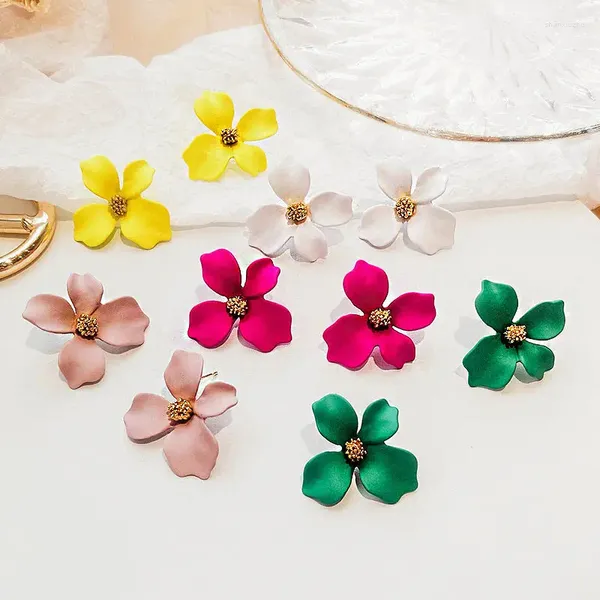 Boucles d'oreilles coréennes en forme de petite fleur pour femmes, bijoux frais et doux, à la mode, pour filles, 2024