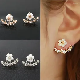 Boucles d'oreilles Stud Korean Fashion Tempérament Simple Fleur Douvure pour les femmes Bijoux Jewelry Floral Student 2024