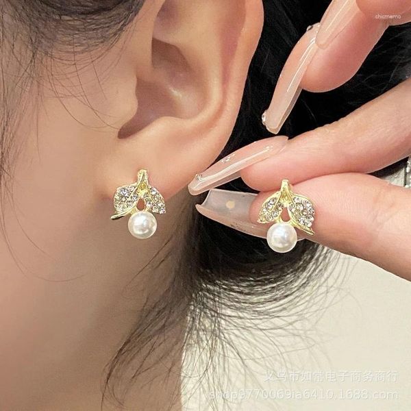 Boucles d'oreilles mode coréenne élégantes, Imitation de perles en Zircon léger, clous d'oreilles géométriques de luxe pour femmes, bijoux tendance, cadeaux