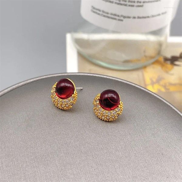 Pendientes de tuerca con forma geométrica de circón con incrustaciones de cristal rojo Retro coreano para mujer, joyería de oro de 18k chapada en moda sencilla