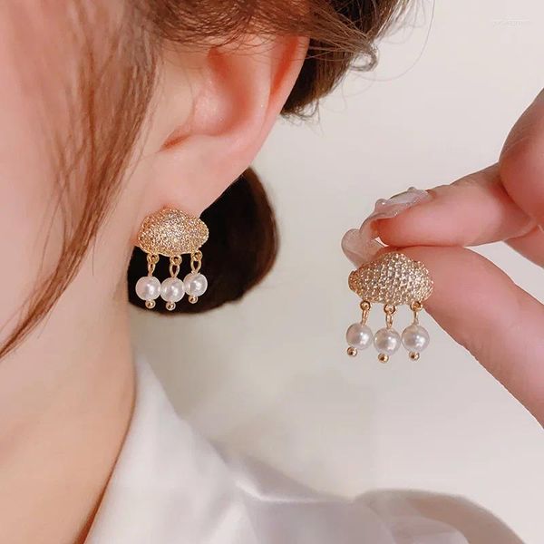 Pendientes de sementales estilo coreano de alta gama y mini mini set de nube de nube Pearl 925 Diseño de nicho de aguja de plata para joyas para mujeres.