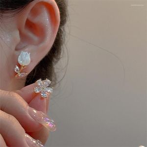 Stud -oorbellen Koreaanse stijl Shell Rose Flower Zircon voor vrouwen Elegante Angel Demon Asymmetrische feestjuwelen