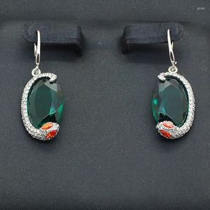 Boucles d'oreilles à tige tempérament coréen exagéré pierre verte sauvage zodiaque serpent femme à la mode bijoux fins