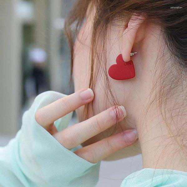 Boucles d'oreilles coréennes TV Star métal élégant rouge amour coeur pour les femmes mignon Boucle D'oreille cadeaux fête bijoux jaune bleu