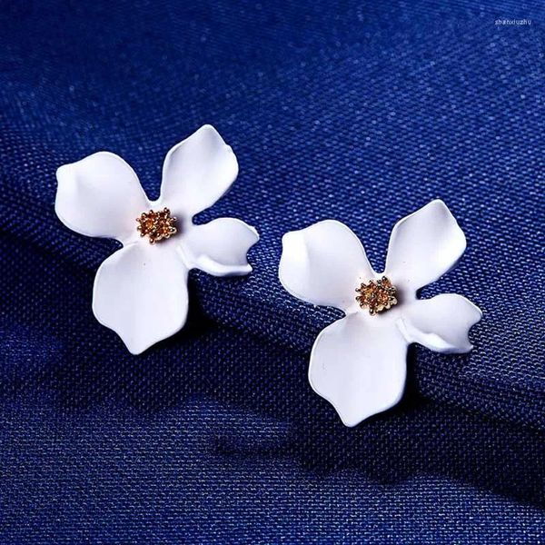 Boucles d'oreilles coréennes à fleurs blanches pour femmes, bijoux de fiançailles avec peinture en aérosol douce, cadeaux pour fête de mariage, 2024