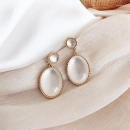Boucles d'oreilles coréennes en opale de lune blanche pour femmes, Vintage, tempérament Simple, cristal ovale, bijoux à la mode, cadeaux