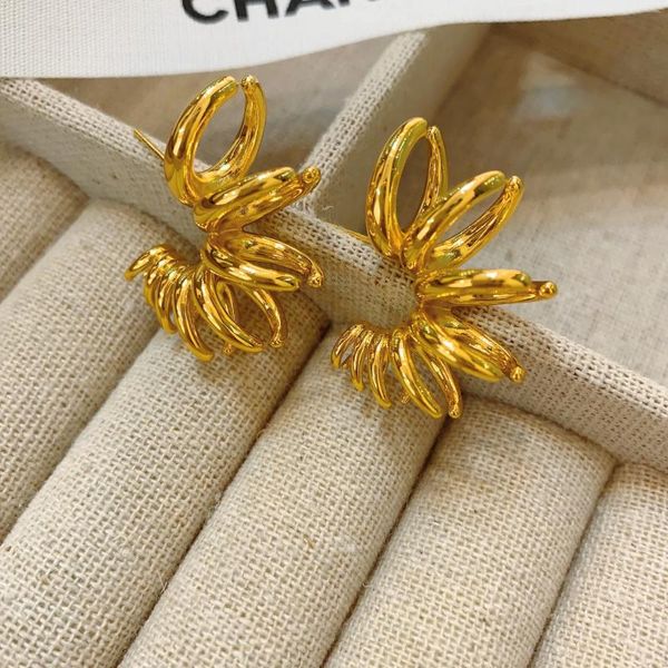 Boucles d'oreilles Kshmir en métal plaqué or, géométrie en forme de C pour femmes, bijoux à la mode européenne et américaine, cadeau tendance 2024