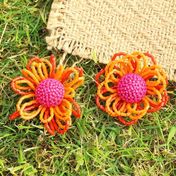 Boucles d'oreilles étalon Lady faits à la main acryli maraicule pour les femmes accessoires de vacances à fleurs tissées à la main exagérées