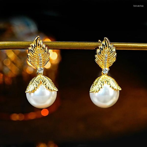 Pendientes de tachuelas Ligeras de lujo hojas vintage 925 Silver Fritillaria Pearl Conjunto con diamantes de carbono alto de carbono Estilo femenino versátil