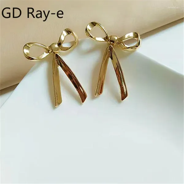 Boucles d'oreilles étalon arc de ruban métallique à glands pour femmes Mariage Gold-plaqué branché des accessoires d'oreille sucrée