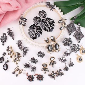 Stud -oorbellen Lubov Classic Black Crystal Stone Women Flower Star Leaf Waterdrop Vorm Piercing sieraden Gift