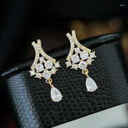 Boucles d'oreilles étalon luxueuses 925 STERLING Silver Cumbic Zirconia Jupe pour femmes Sweet Fashion Exquis Bijoux Party Party