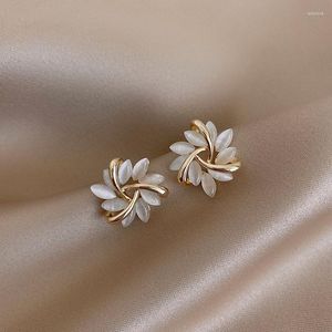 Stud -oorbellen luxe bloem voor vrouwen vintage etnische stijl mode geometrisch ontwerp opaal kraakbeen piercing feest oor sieraden