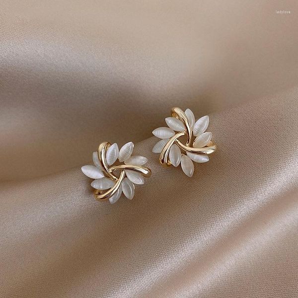 Boucles d'oreilles fleur de luxe pour femmes Vintage Style ethnique mode conception géométrique opale Cartilage Piercing fête oreille bijoux