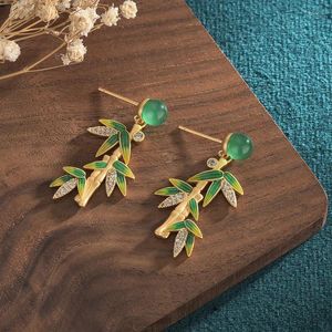 Boucles d'oreilles de luxe en forme de feuille de bambou verte, pendentif pompon pour femmes, mode délicate, Simple, métal, bijoux Vintage, 2024
