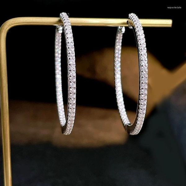 Boucles d'oreilles de luxe en argent 925, grand diamant blanc incrusté de diamants à haute teneur en carbone, sensation polyvalente et luxueuse