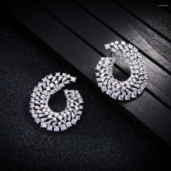 Boucles d'oreilles Stud Luxury Multiply Olive Branch Forme Full Cumbic Zirconia pour la fête Bijoux de fiançailles nuptiales E9046