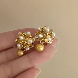 Boucles d'oreilles étalon la mode de fleur métallique pavée de luxe pour les femmes à l'avant et à l'arrière