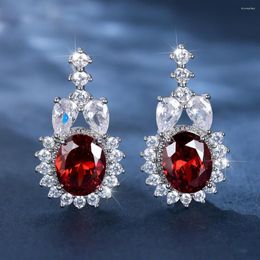 Pendientes de tuerca de lujo con flor roja para mujer, temperamento, corte ovalado francés, piedra CZ, colgante, boda, banquete, regalo de joyería