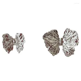 Boucles d'oreilles M2EA Metal asymétrique Elegant Butterfly En forme d'oreille Studs Élégants Accessoires pour les décorations pour femmes