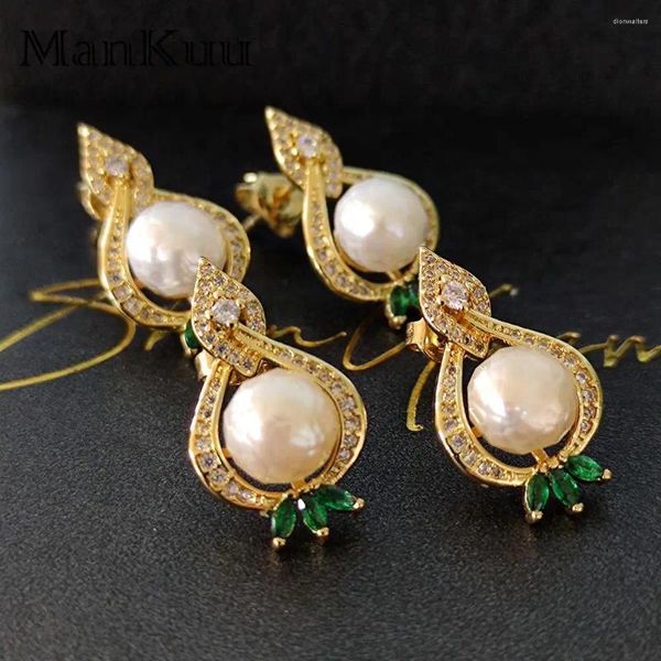 Boucles d'oreilles Mankuu Bijoux de mode faits à la main Perle à facettes Plaqué or avec table en cuivre Zircon Forme de radis baroque pour cadeaux