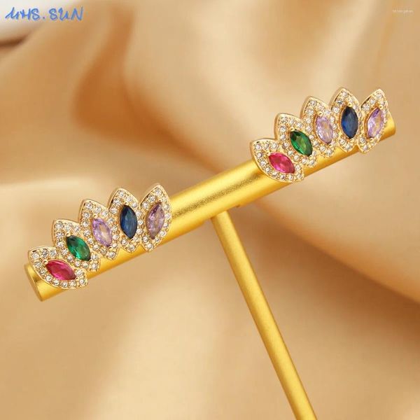 Pendientes de botón MHS.SUN Corona hipoalergénica chapada en oro con circonita brillante colorida para mujeres y niñas, joyería de boda para fiesta con orejas de cristal